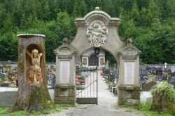 Friedhofseingang