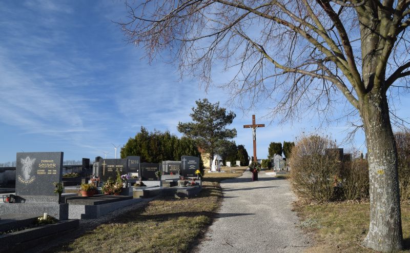 Friedhof; Friedhofskreuz