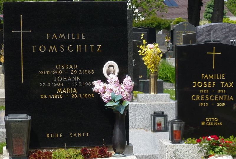 Tomschitz; Tax