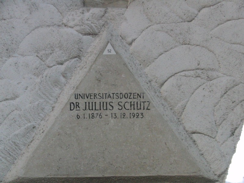 Schütz