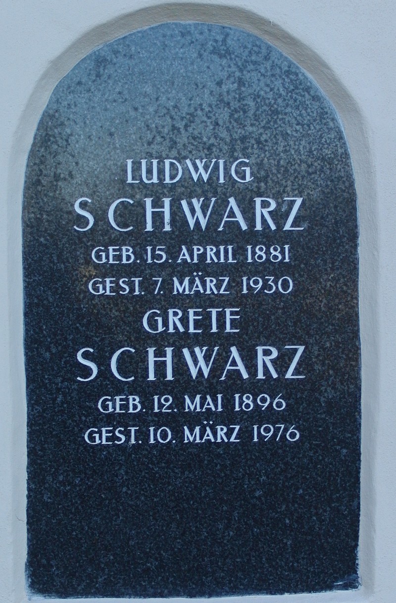 Schwarz