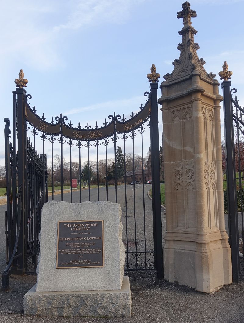 Friedhofseingang