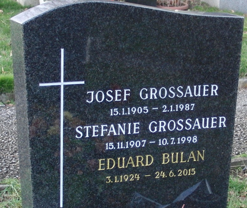 Grossauer; Bulan