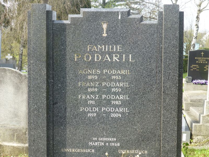 Podaril