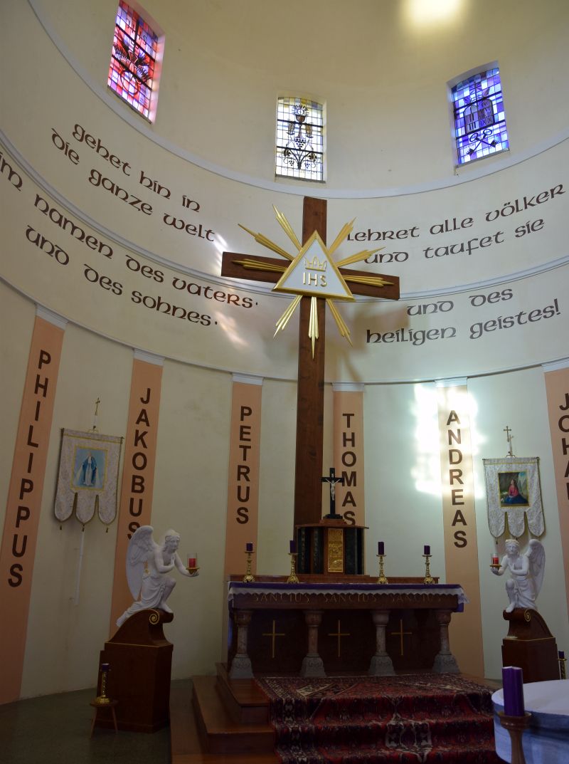Kirche; Altar