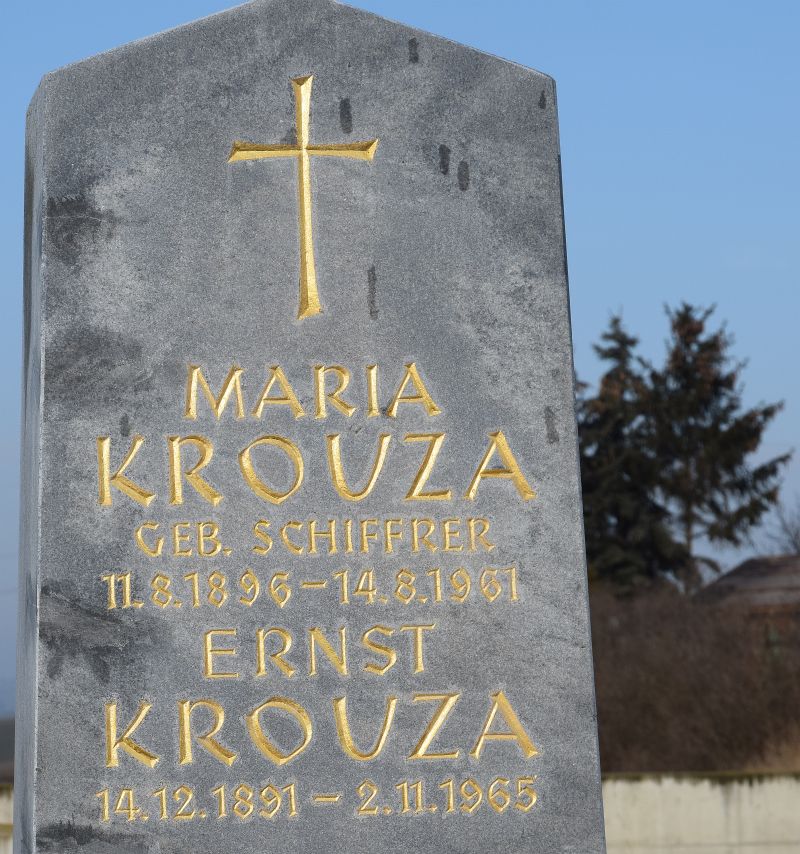 Krouza; Schiffrer