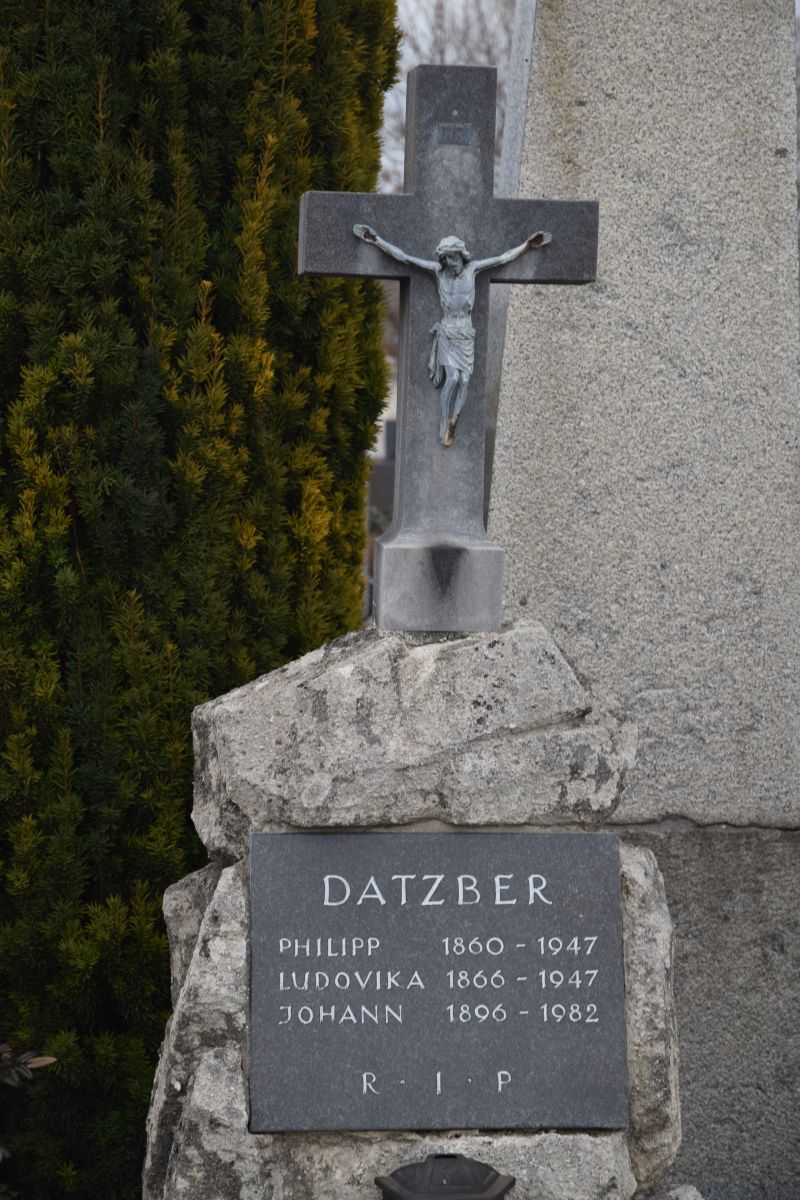 Datzber