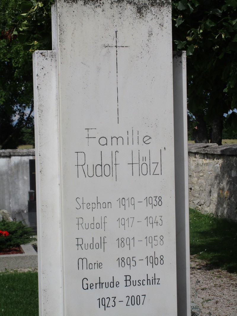 Hölzl; Buschitz