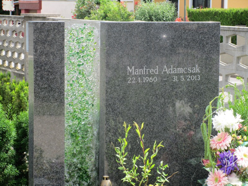 Adamcsak