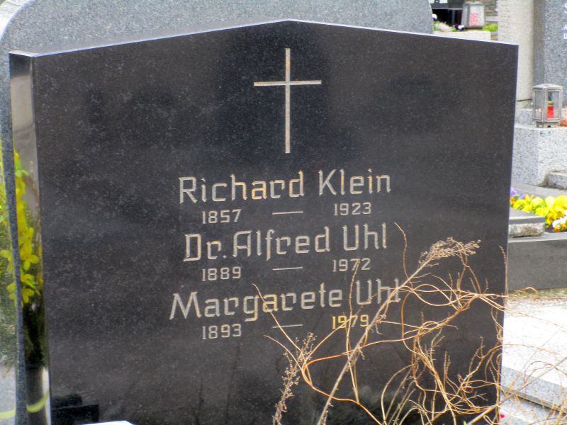 Uhl; Klein