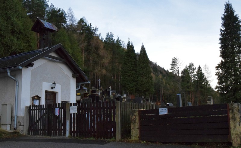 Friedhofseingang