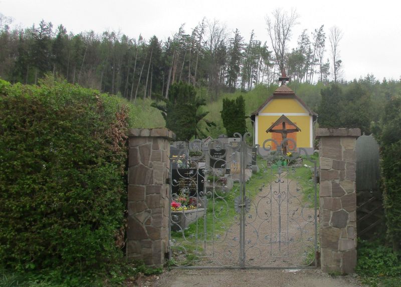 Friedhofseingang