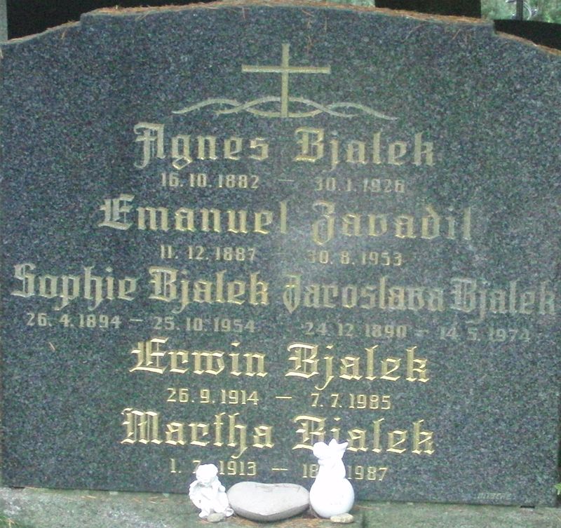 Bjalek; Zavadil