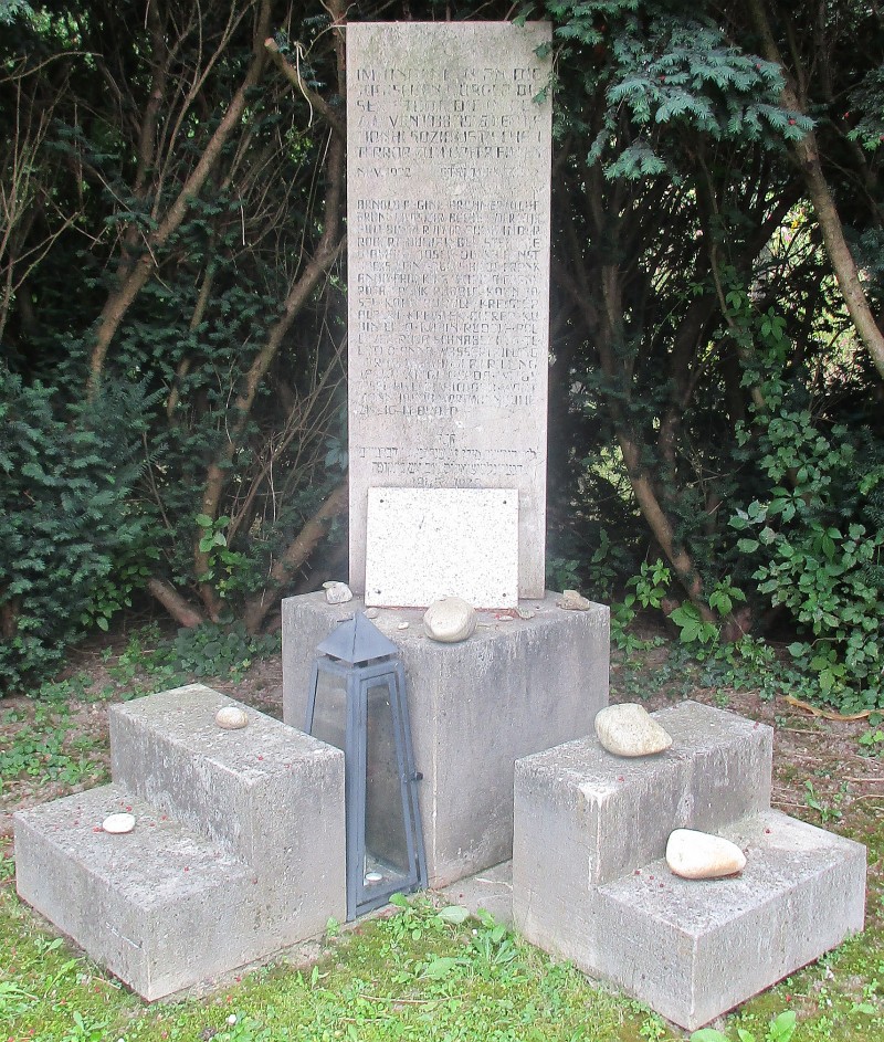 Friedhofsdenkmal