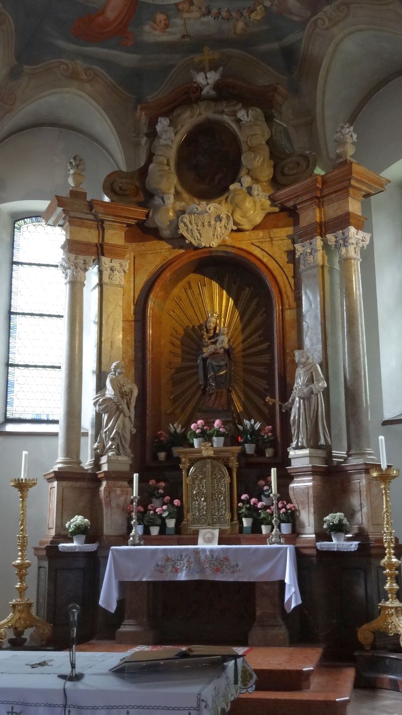 Katholische Kirche Lauffen (Maria im Schatten) - Altar