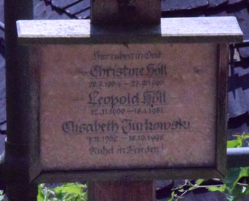 Höll; Jurkowski