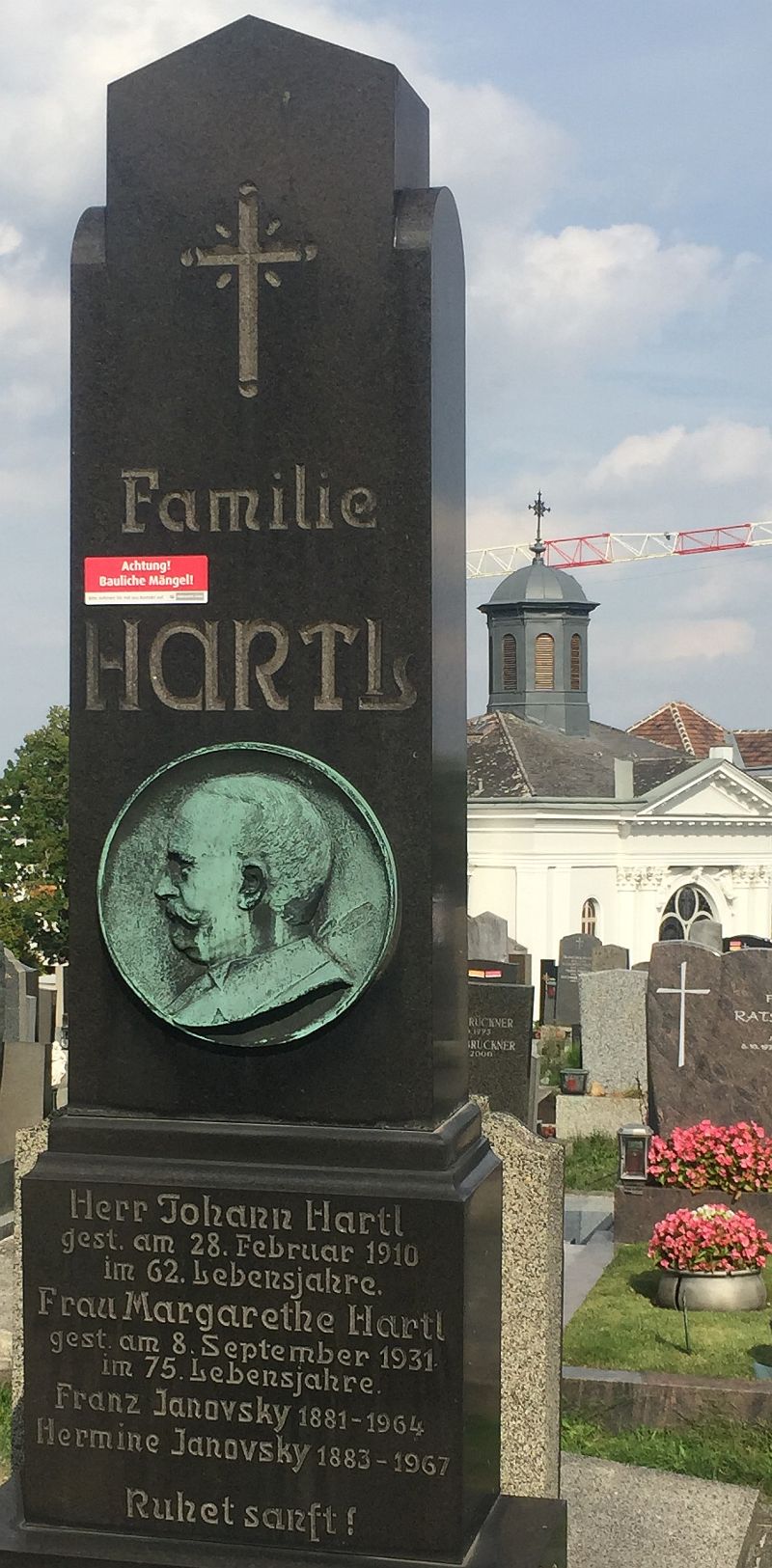 Hartl; Janovsky