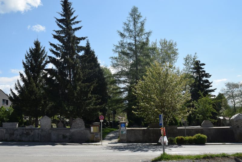 Friedhofseingang