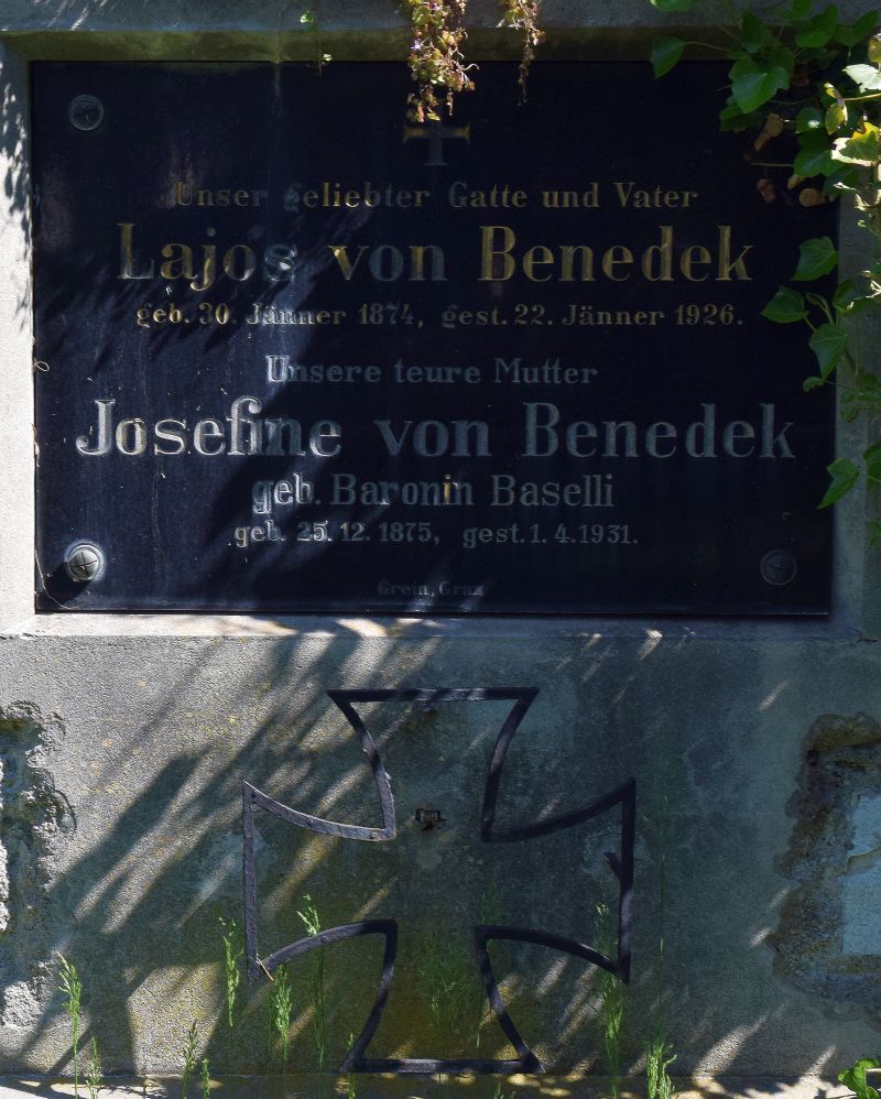 von Benedek; von Baselli