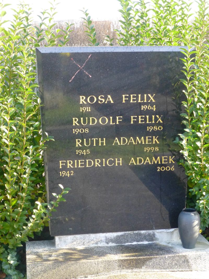 Adamek; Felix