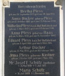 Pless; Dücker; Dücker geb. Pless; Pless geb. Haas; Pless geb. Kastner; Schütz