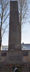 Mahnmal; Obelisk