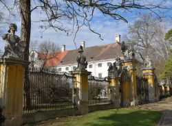 Schloss; Zaun; Eingang