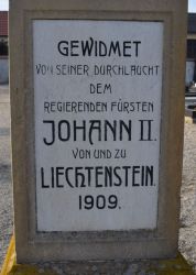 Friedhofskreuz; Johann II. von Liechtenstein