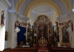 Katholische Kirche Bad Pirawarth (St. Barbara und Agatha): Altar
