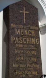 Pasching; Münch