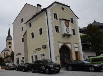 Unteres Tor; Wappen; Erker
